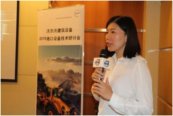 The carrier aircraft unveiling ceremony was held in Jinan 